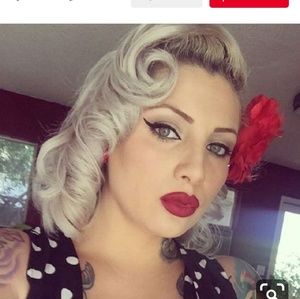 Meet your Posher, Caroline